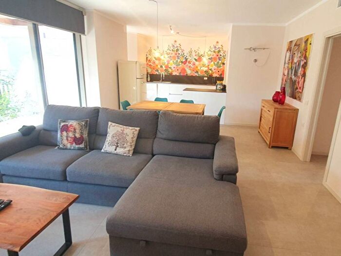 Appartamento trilocale in affitto in Viale Maria Borman Ceccarini, Paese, Riccione