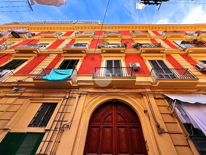 Appartamento bilocale in affitto in Via Nuova Santa Maria Ogni Bene, Napoli