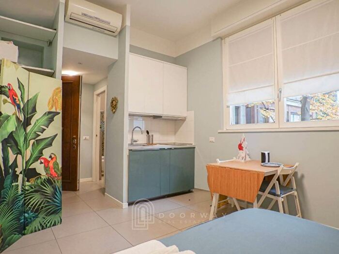 Appartamento monolocale in affitto in Via San Martino, Quadronno Crocetta, Milano