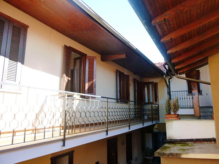 Appartamento bilocale in vendita in Nebbiuno