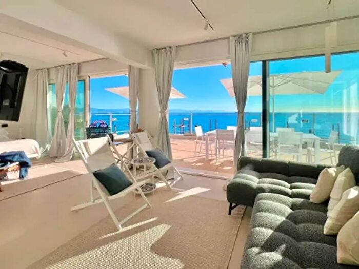 Appartamento quadrilocale in vendita in Via Mede, Bergeggi