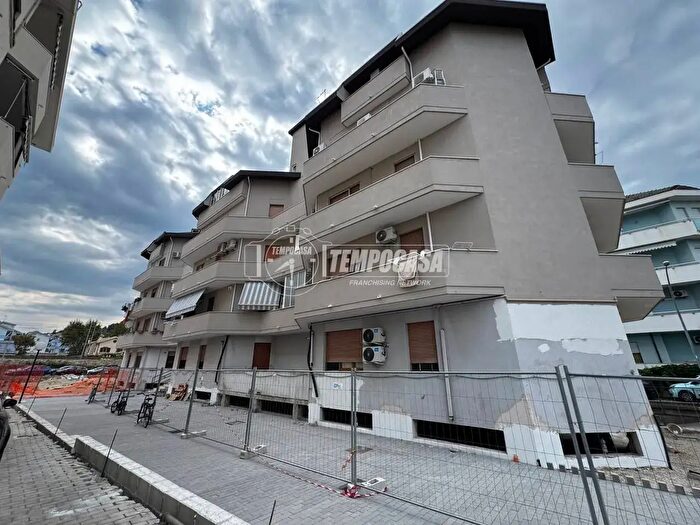 Appartamento trilocale in vendita in Via Monte Sirente, Francavilla Al Mare