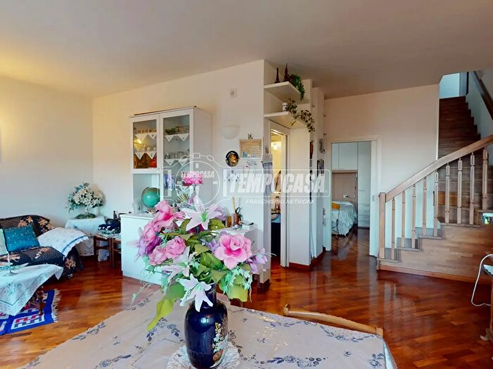 Appartamento trilocale in vendita in Via Isonzo, Loano