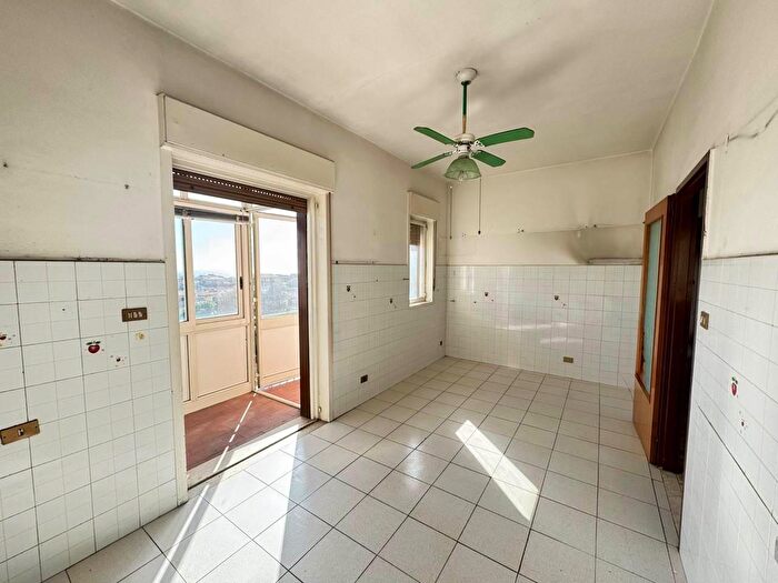 Appartamento trilocale in vendita in Via Taranto, Catania