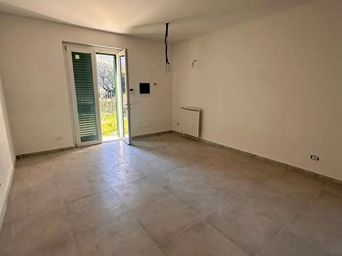 Casa quadrilocale in vendita in Via Litoranea, Ameglia