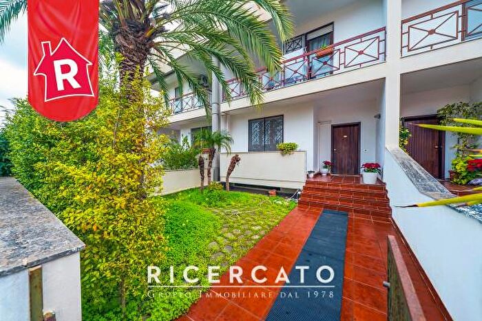 Casa con 6 locali in vendita in Viale Giuseppe Grassi, Lecce