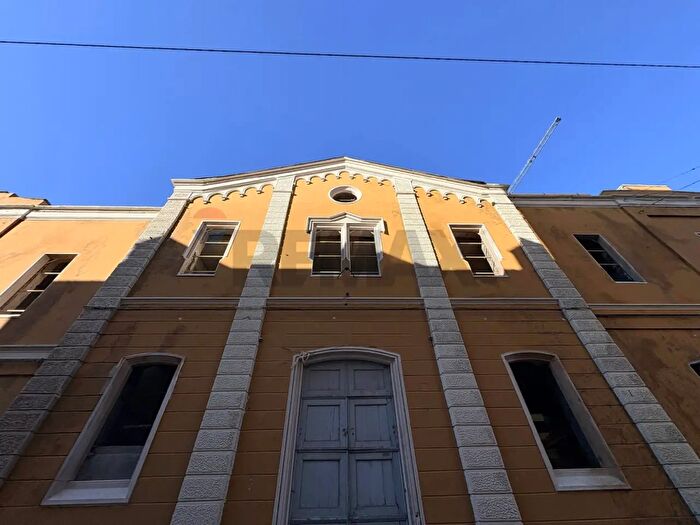 Appartamento trilocale in vendita in Via Gambini, Trieste