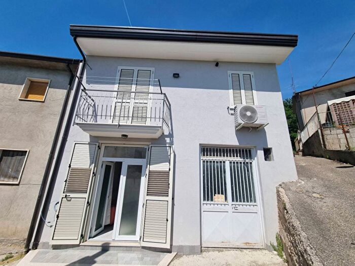 Appartamento bilocale in affitto in Frazione Sala, Centro, Santa Paolina