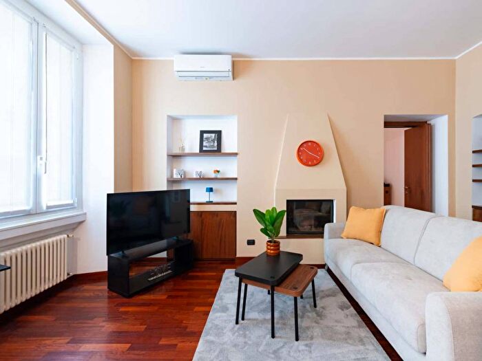 Appartamento bilocale in affitto in Via Carlo Farini, Isola, Milano