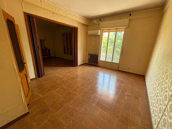 Appartamento con 5 locali in vendita in Via Sbarre Centrali, Reggio Calabria