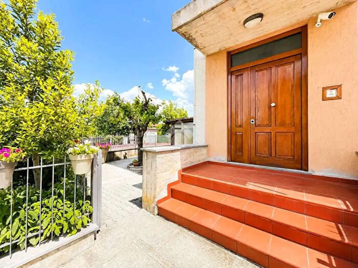 Appartamento con 6 locali in vendita in Via Genova, Arezzo