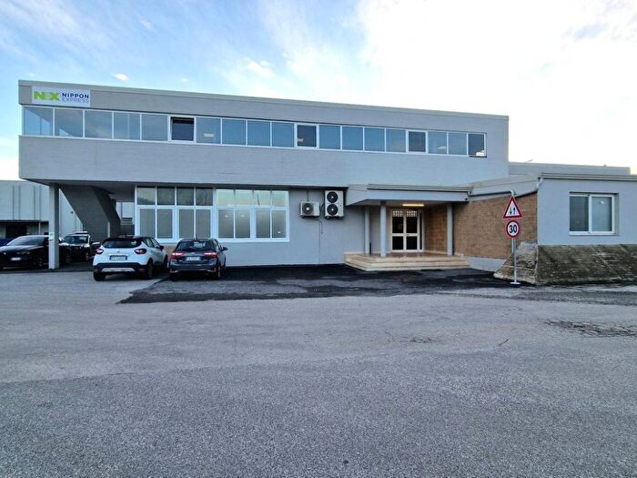 Casa con 6 locali in affitto in Via Appia Antica, San Nicola la Strada