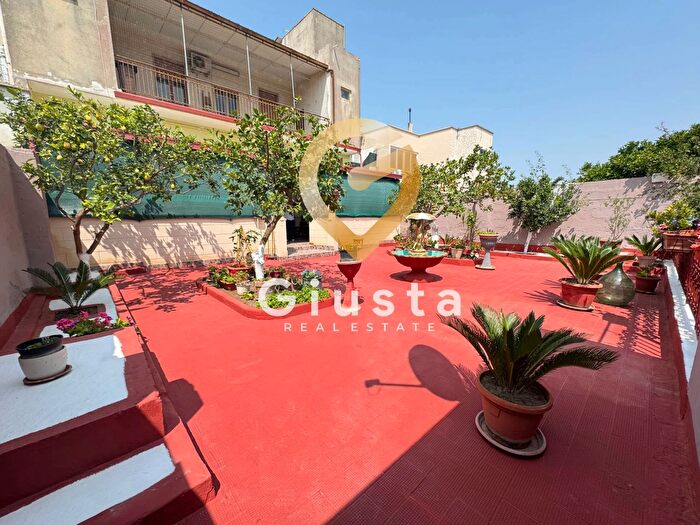 Casa con 5 locali in vendita in Via Damiano Chiesa, Mesagne