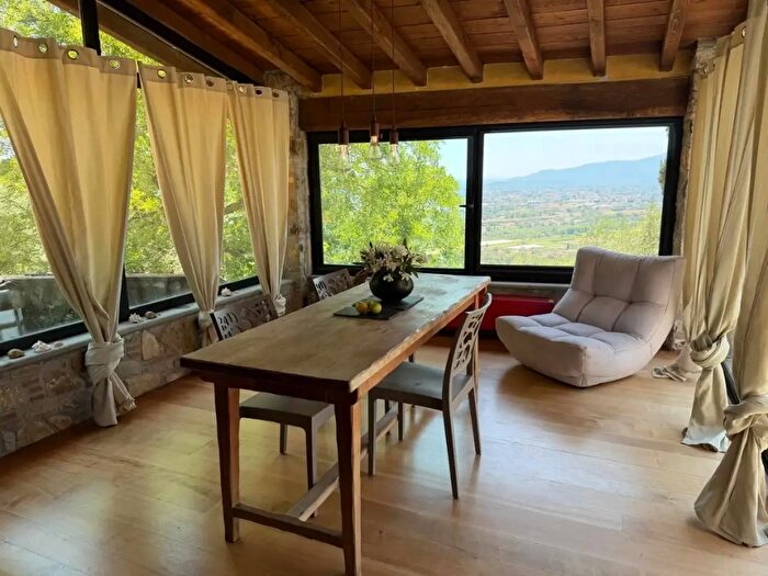 Casa trilocale in vendita in Lucca