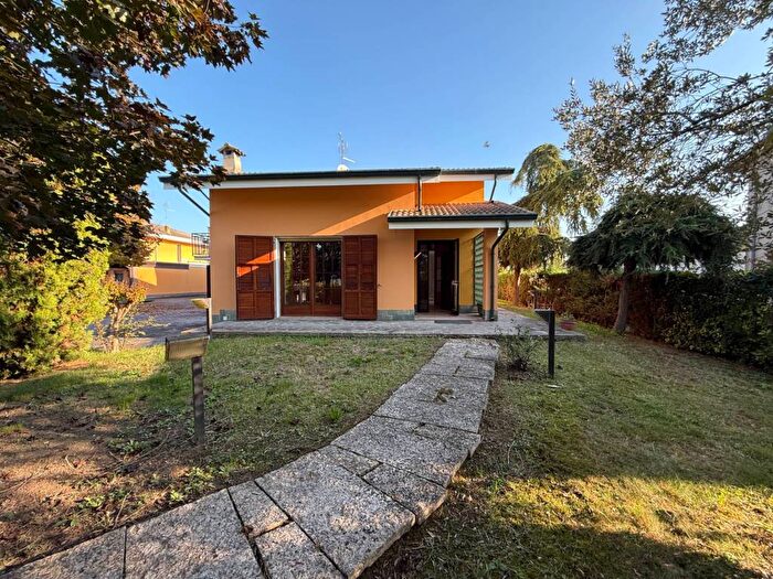 Casa con 6 locali in affitto in San Giovanni del Dosso