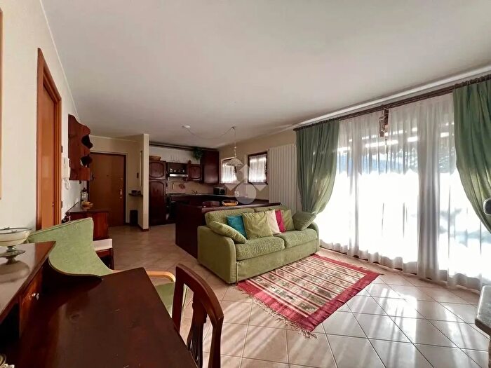 Appartamento trilocale in vendita in Via Monte Falecchio, Songavazzo