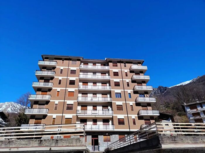 Appartamento trilocale in vendita in Via Ceres, Ala Di Stura