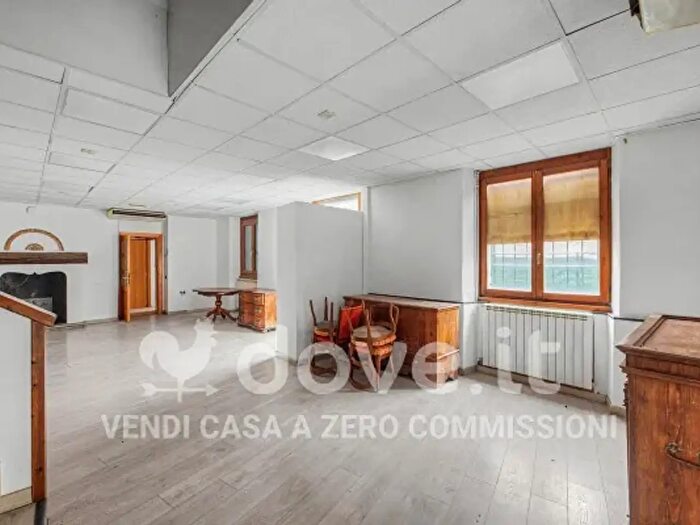 Casa con 5 locali in vendita in Via XXV Aprile, Luino