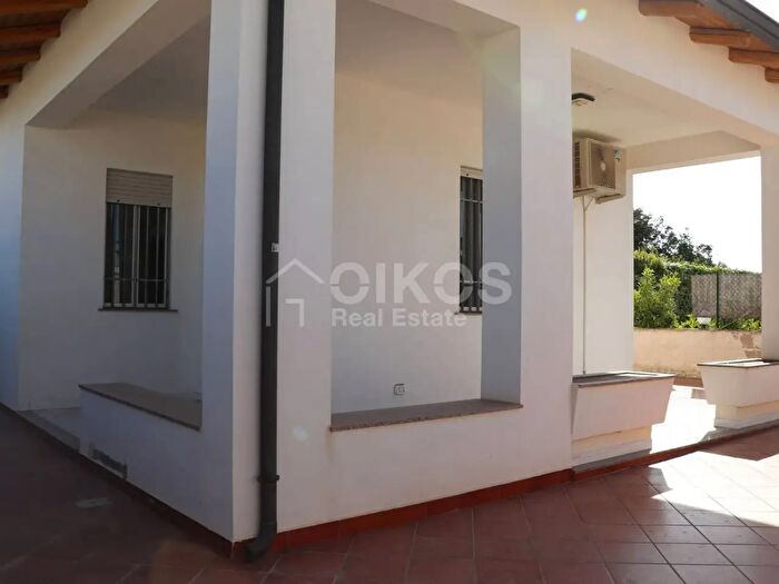 Casa quadrilocale in vendita in Via dei Ciclamini, Ispica