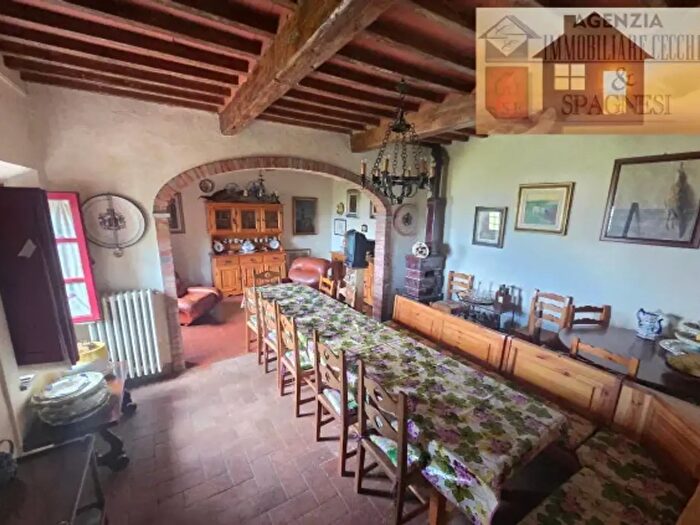 Casa con 6 locali in vendita in Carmignano