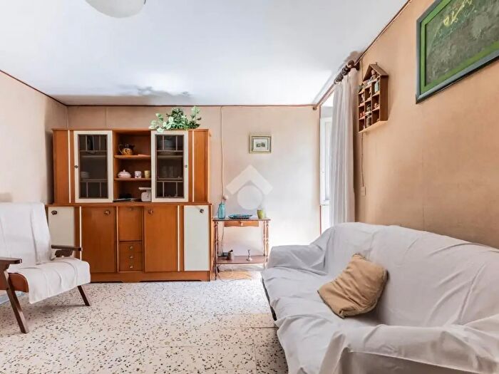 Appartamento quadrilocale in vendita in Via Piave, Caprarola