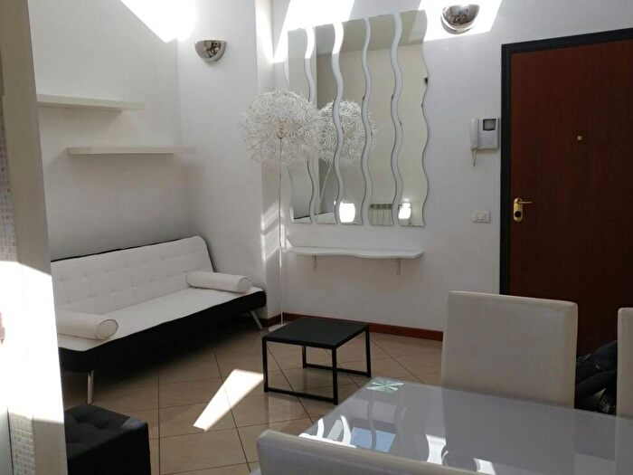 Appartamento trilocale in affitto in Via Felice Orrigoni, Centro, Varese