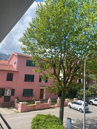 Appartamento con 5 locali in vendita in Viale Amedeo, Marciana Marina