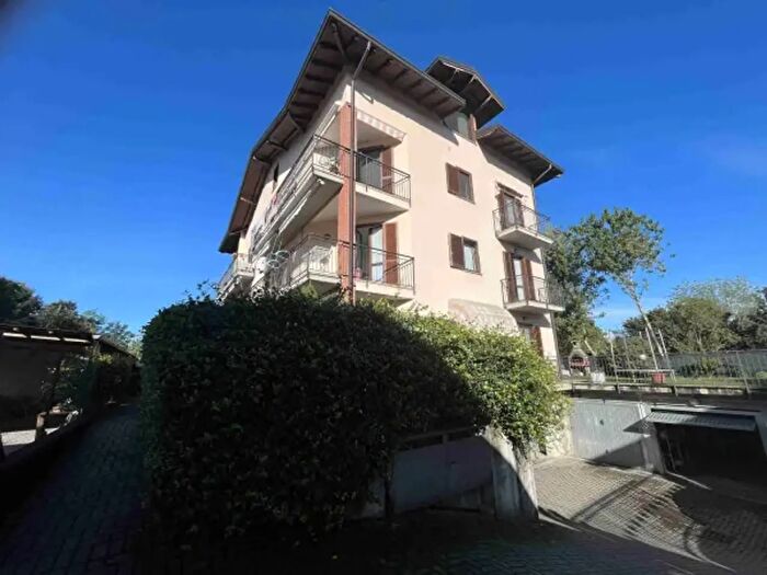Case in Vendita e in Affitto - 2