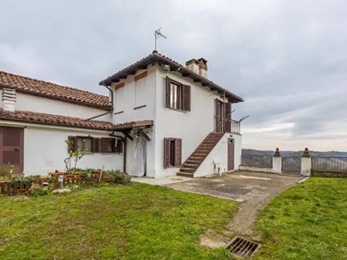Casa con 6 locali in vendita in Via Vittorio Alfieri, Portacomaro