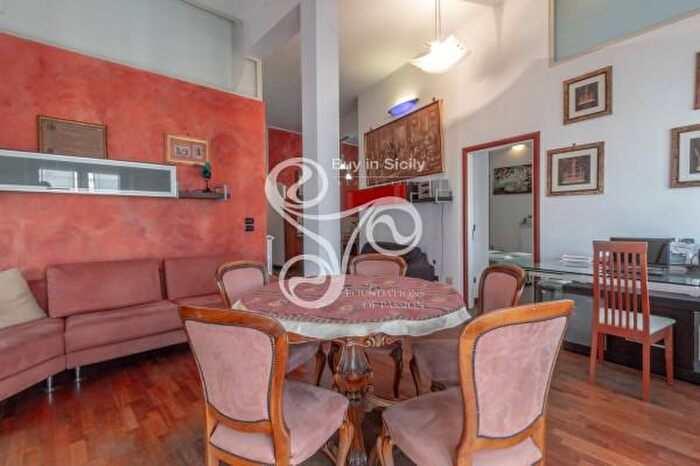 Appartamento con 6 locali in vendita in Corso Giacomo Matteotti, Siracusa