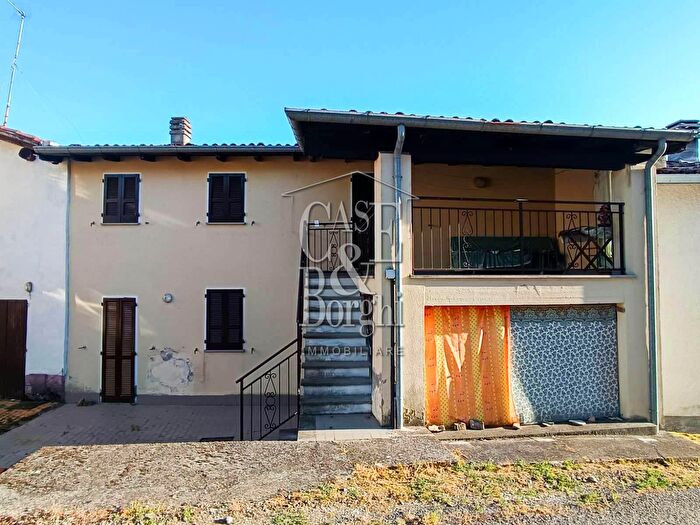 Casa trilocale in vendita in Frazione Predacosta, Romagnese