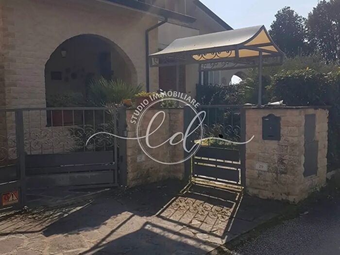 Casa con 5 locali in vendita in Massarosa
