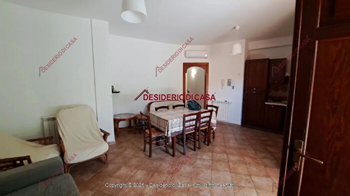 Casa trilocale in vendita in Campofelice Di Roccella