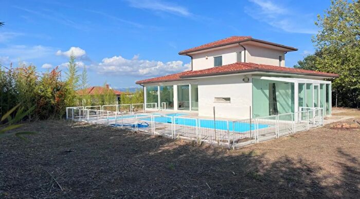 Casa quadrilocale in vendita in Contrada Piano Cappelle Benevento Campania Italia, Benevento