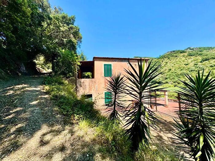 Casa con 8 locali in vendita in Rio