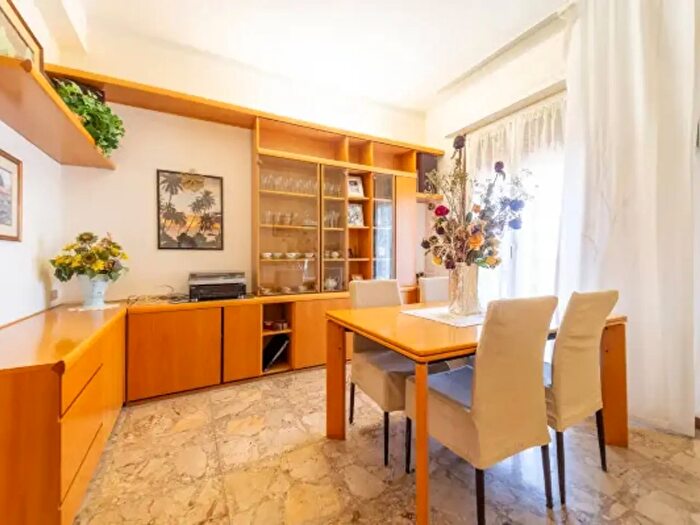 Appartamento trilocale in vendita in Via Cletofonte Preti, Parma
