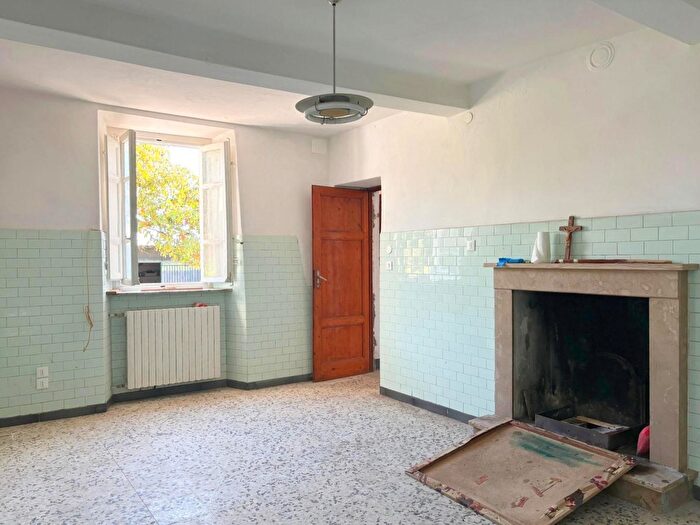 Casa con 6 locali in vendita in Lucca