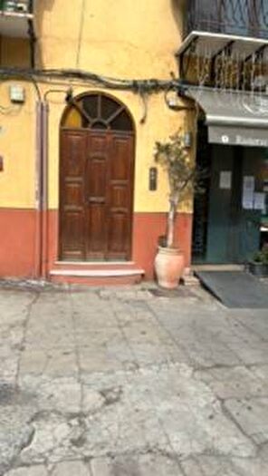 Appartamento bilocale in affitto in Via Camillo Benso di Cavour, Roma Cavour, Palermo