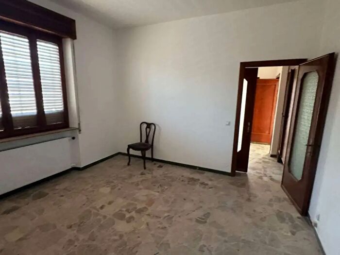 Casa con 15 locali in vendita in Piacenza
