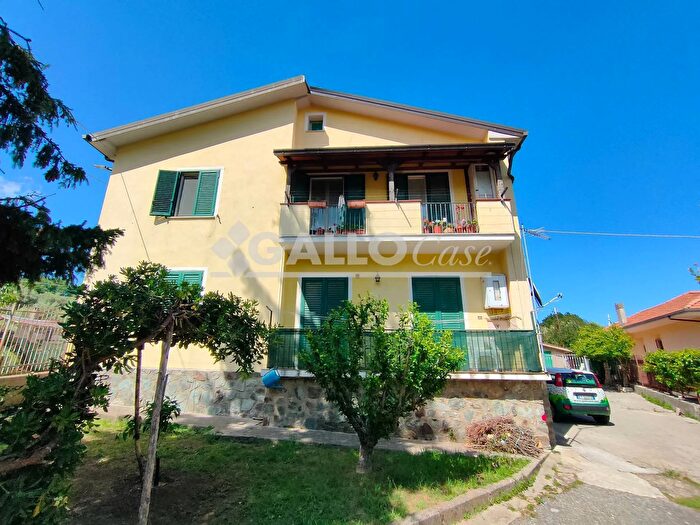 Appartamento trilocale in vendita in Via Tenuti Marano Principato, Marano Principato