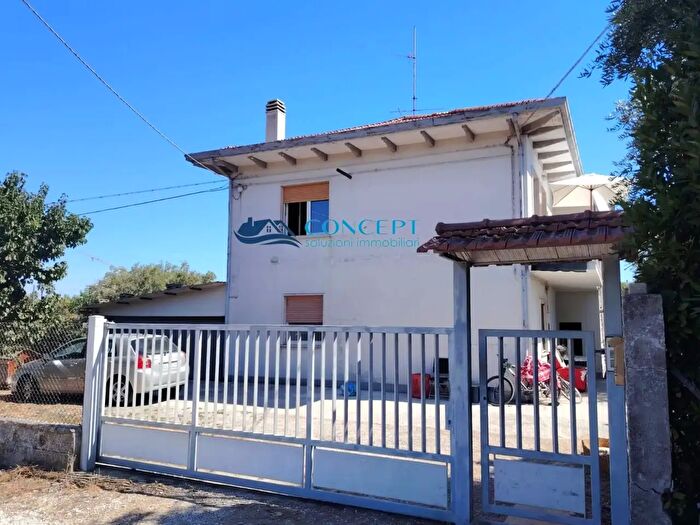 Appartamento quadrilocale in vendita in Via Adriatica Snc, Alba Adriatica
