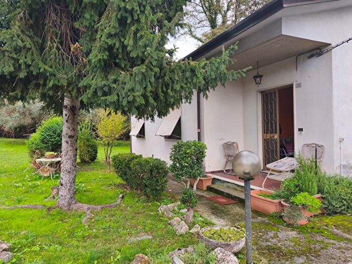 Casa con 7 locali in vendita in Castelnuovo Magra