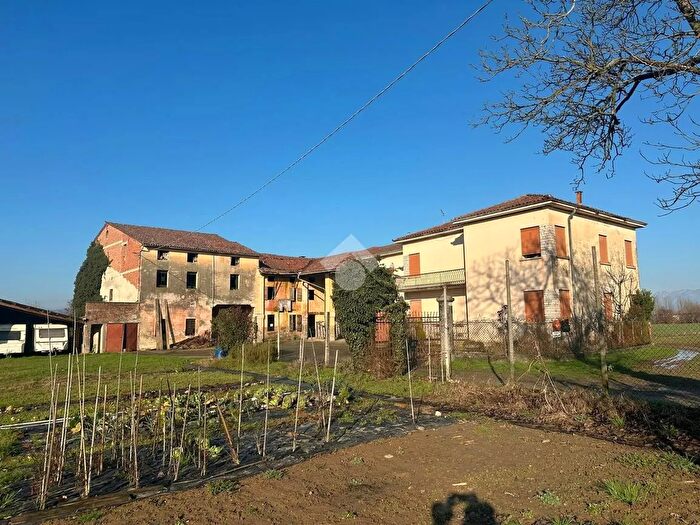 Casa con 10 locali in vendita in Via Cartiera, Dueville