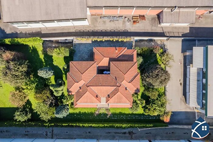 Casa con 7 locali in vendita in San Benigno Canavese