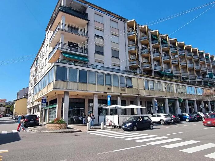 Appartamento trilocale in vendita in Via Rainoldi, Varese