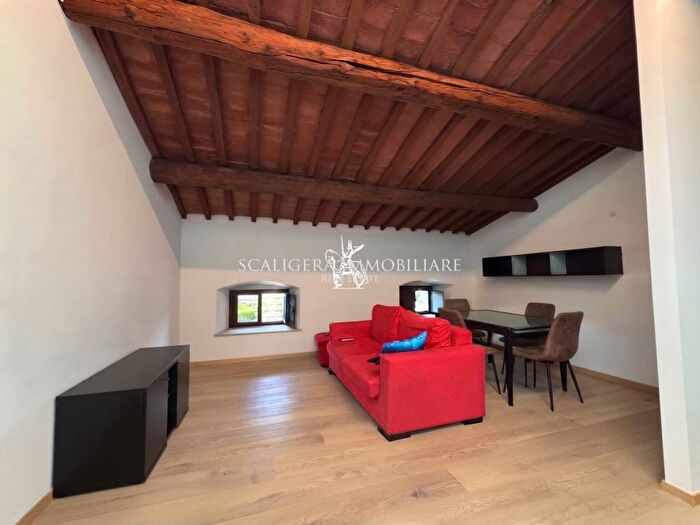 Casa quadrilocale in affitto in Vicolo Ghiaia, Cittadella Porta Nuova, Verona