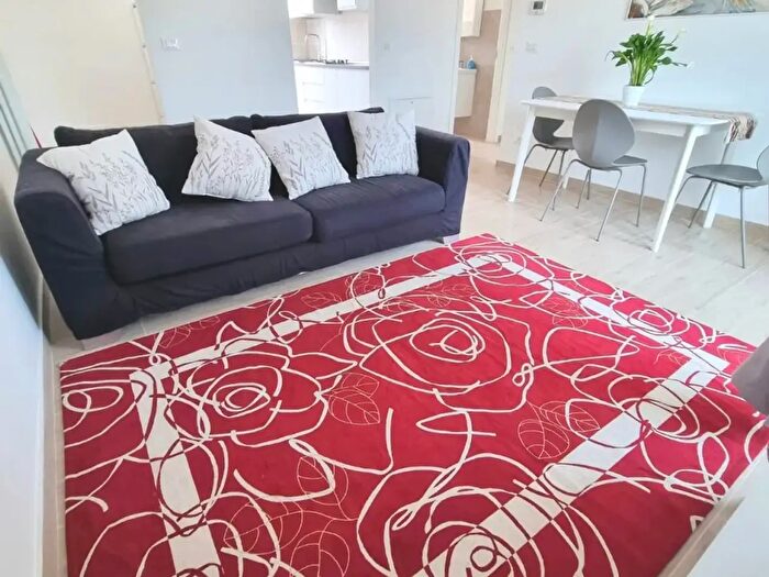 Appartamento trilocale in vendita in Via Salerno, Padova