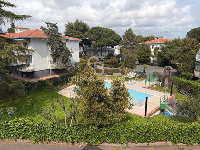 Appartamento con 6 locali in affitto in Via Giuseppe Ballo, Ballo Cibele, Catania