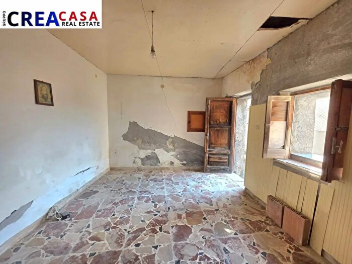 Casa quadrilocale in vendita in Via Arrigo Rosso, Calatabiano