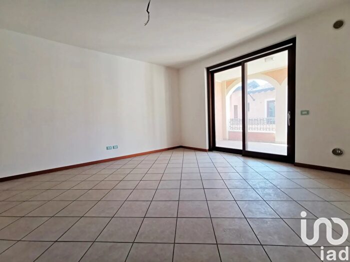 Appartamento trilocale in vendita in Via Lungolago Zanardelli, Toscolano Maderno